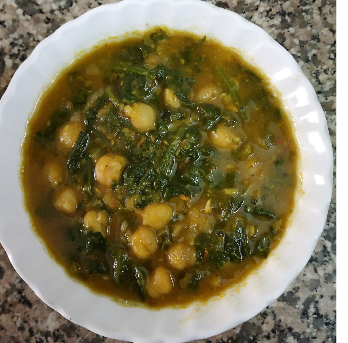 Chole Palak (Chickpeas in Spinach)