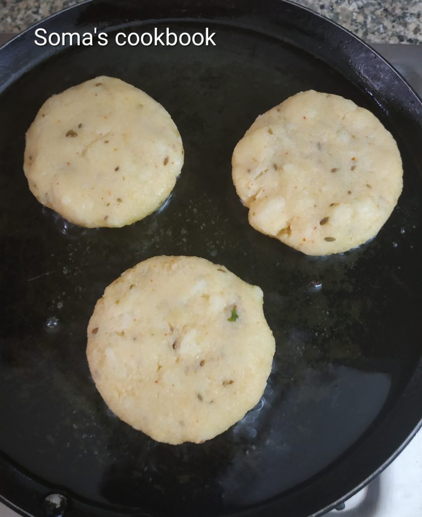 Shallow frying kachori